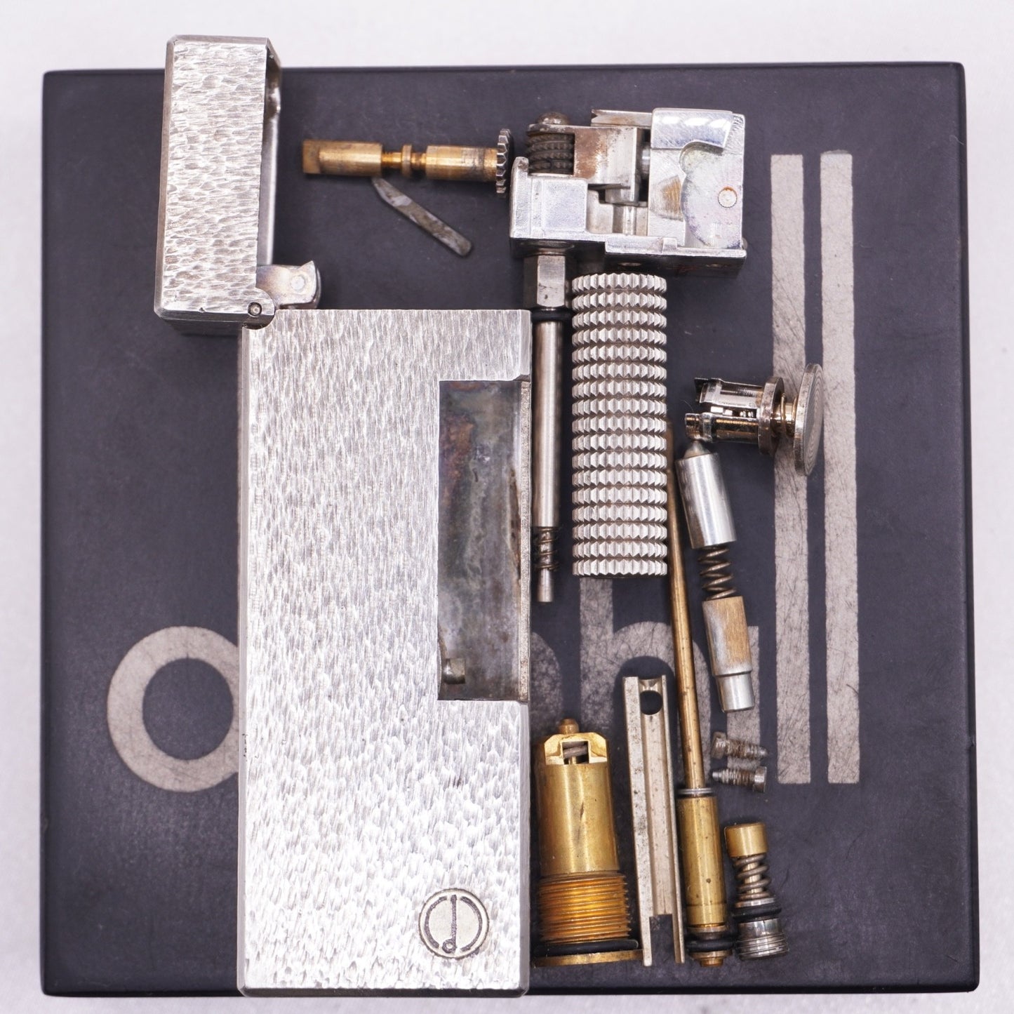 Dunhill Lighter Silver Sand Pattern-Ultrasonically Cleaned_Working